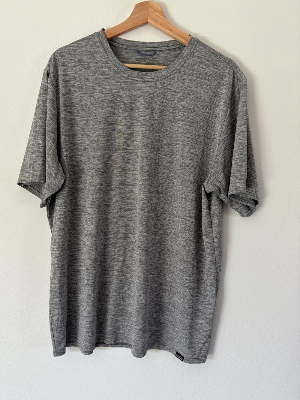 Patagonia Men’s Capilene Cool Daily Shirt Feather Grey Size XL